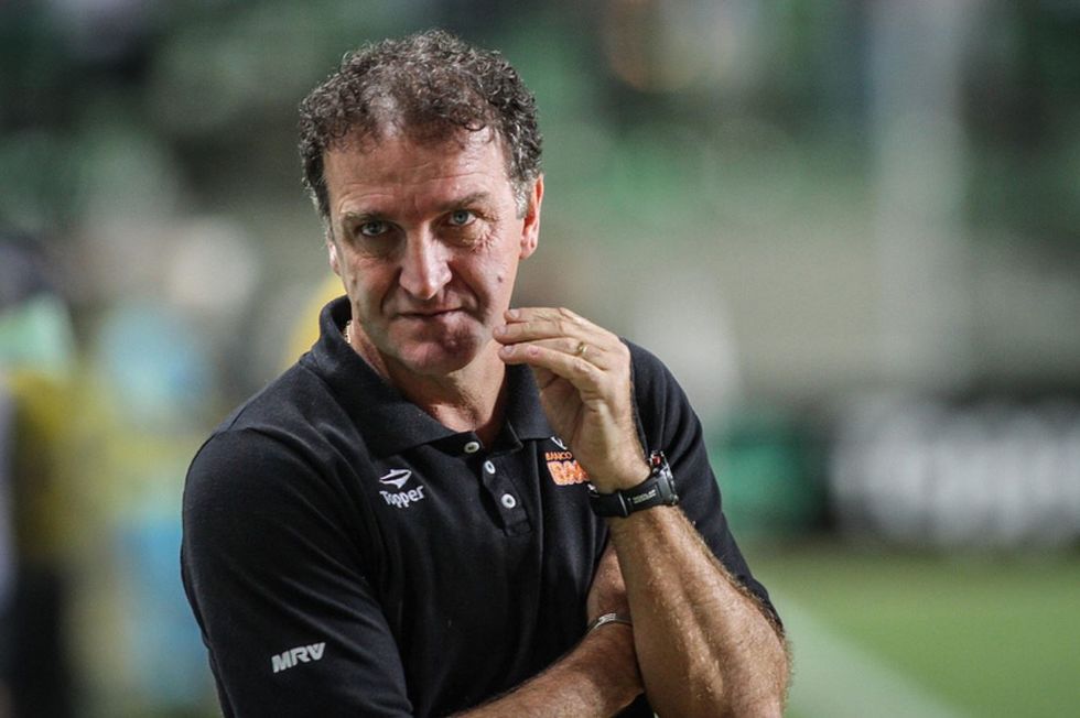 Danilinho acusa Cuca de cobrar por escalação