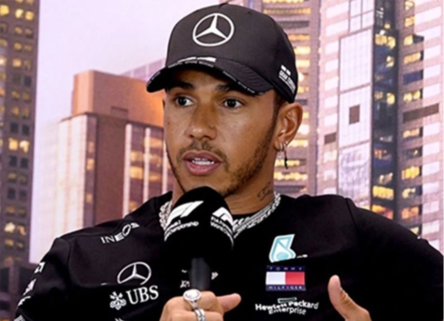 Hamilton faz F1 se pronunciar contra racismo