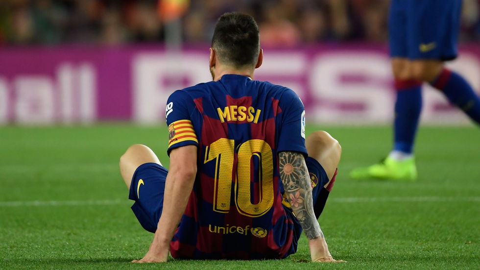 Messi sofre contusão às vésperas da volta da Liga