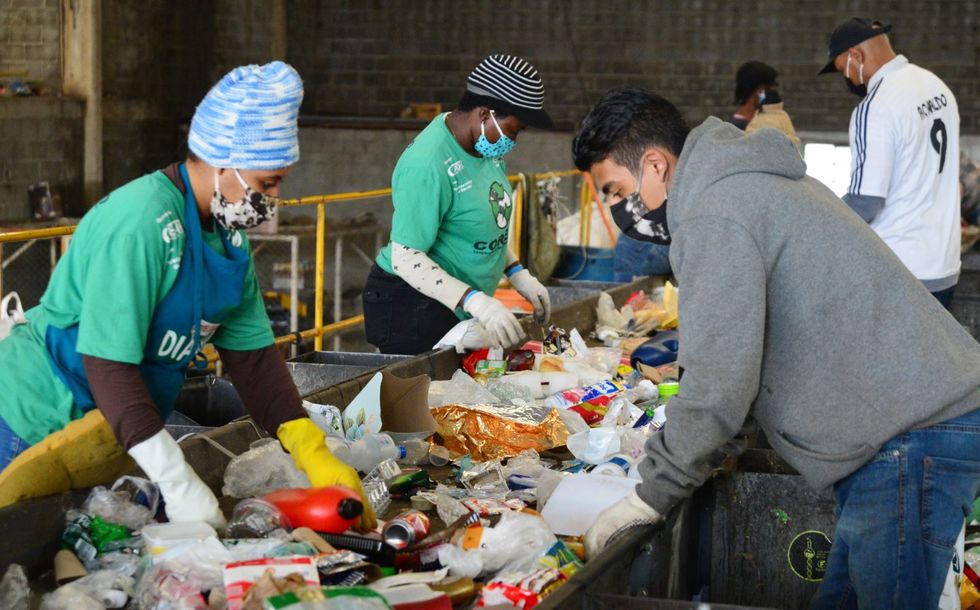 Reciclagem de materiais cai pela metade durante pandemia