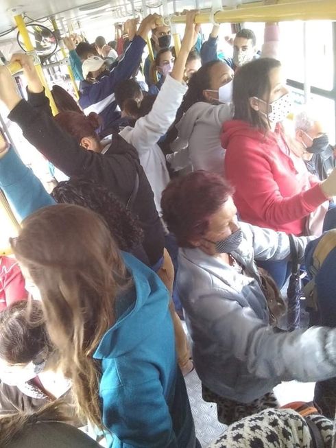 Aglomerações em ônibus preocupam passageiros de George Oetterer