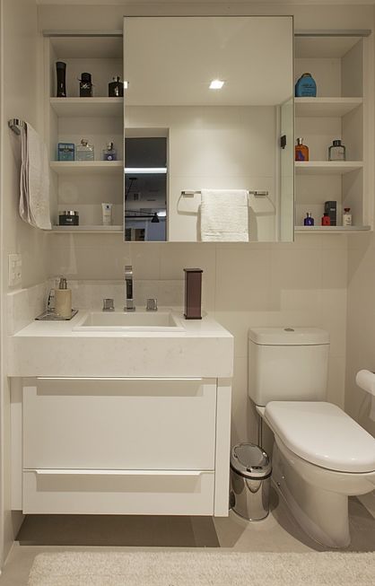 Como aproveitar espaço no banheiro pequeno?