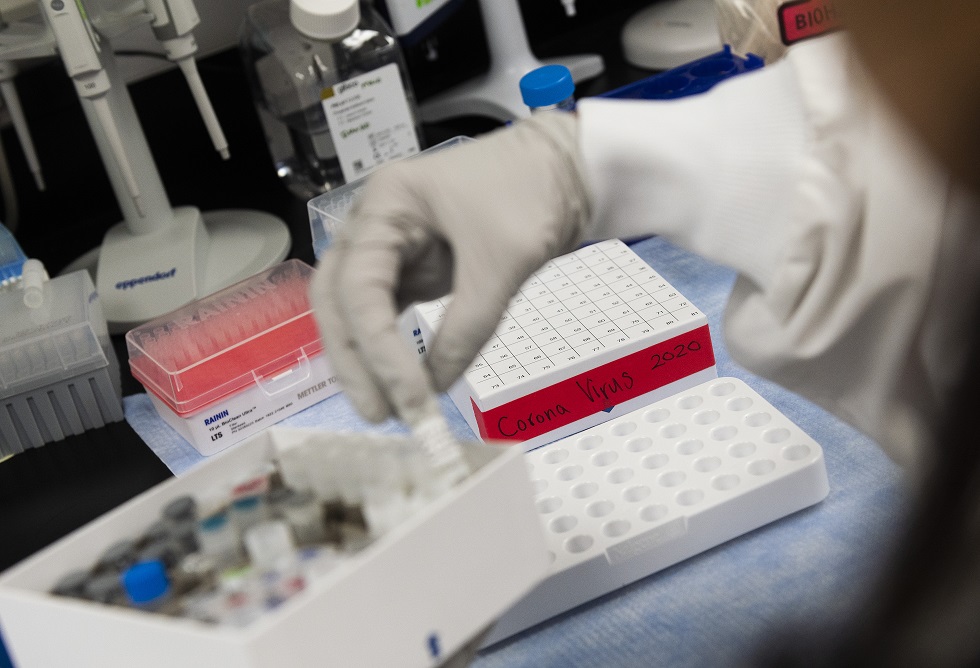 Covid-19: Pfizer e BioNTech recebem 'fast track' da FDA para duas possíveis vacinas