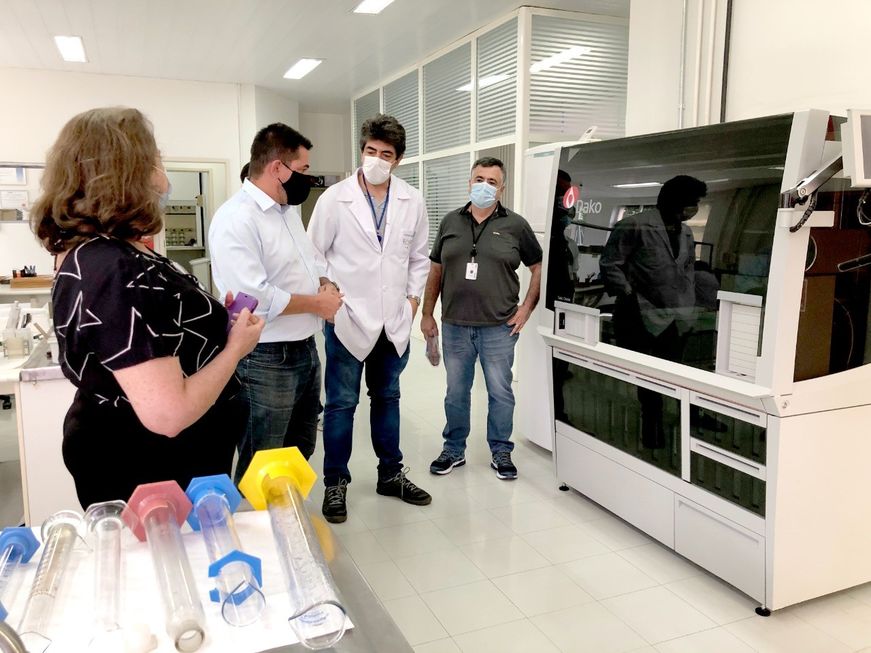 Balas visita Fundação Oncocentro