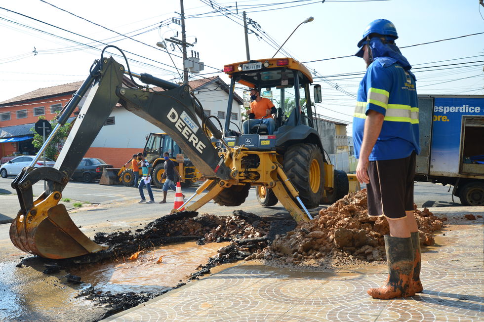 Vazamentos somam 1.200 chamados do Saae ao mês