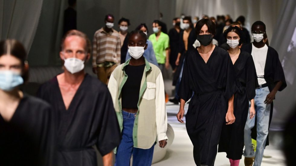Em Milão, desfiles virtuais acontecem para salvar a moda