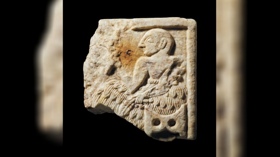 Museu Britânico identifica e devolve ao Iraque placa suméria roubada