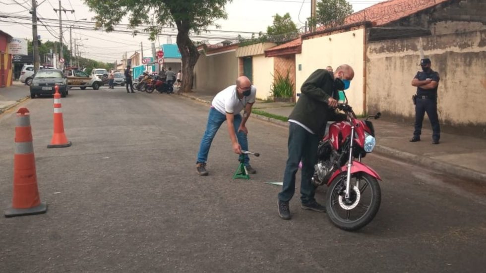 Blitz de controle de ruído de moto autua 23 condutores em Sorocaba