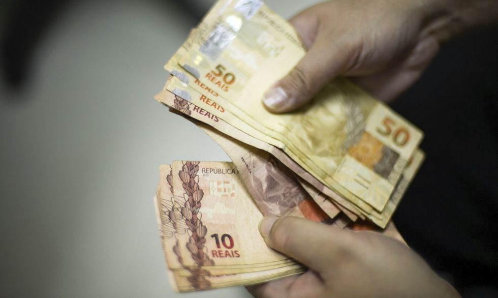 Bolsonaro prorroga alíquota zero de IOF sobre crédito