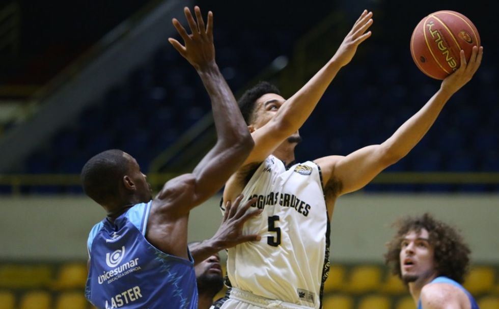 LSB perde do Mogi na estreia no Paulista