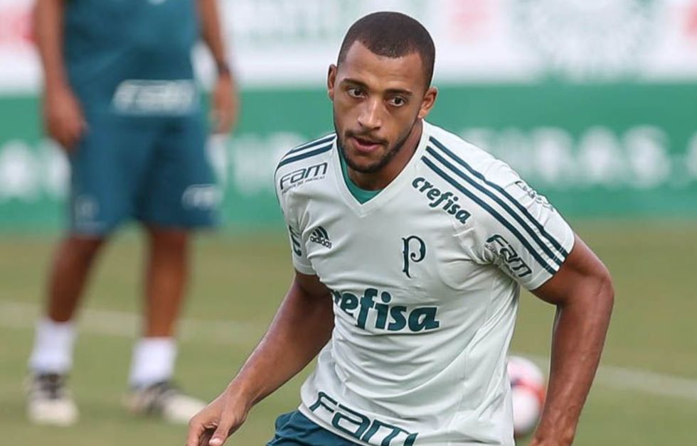 Palmeiras acerta a venda de Vitor Hugo para clube da Turquia