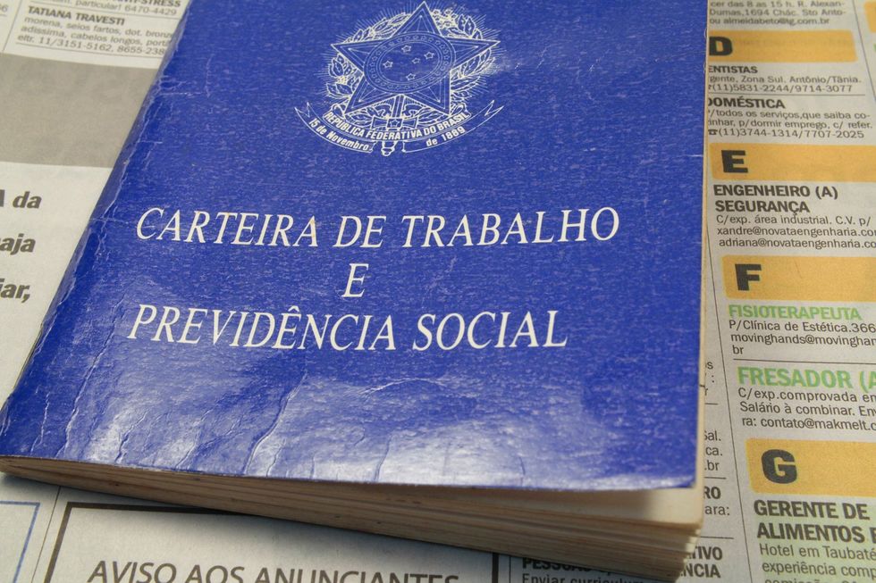 Brasil cria 394 mil vagas formais em outubro