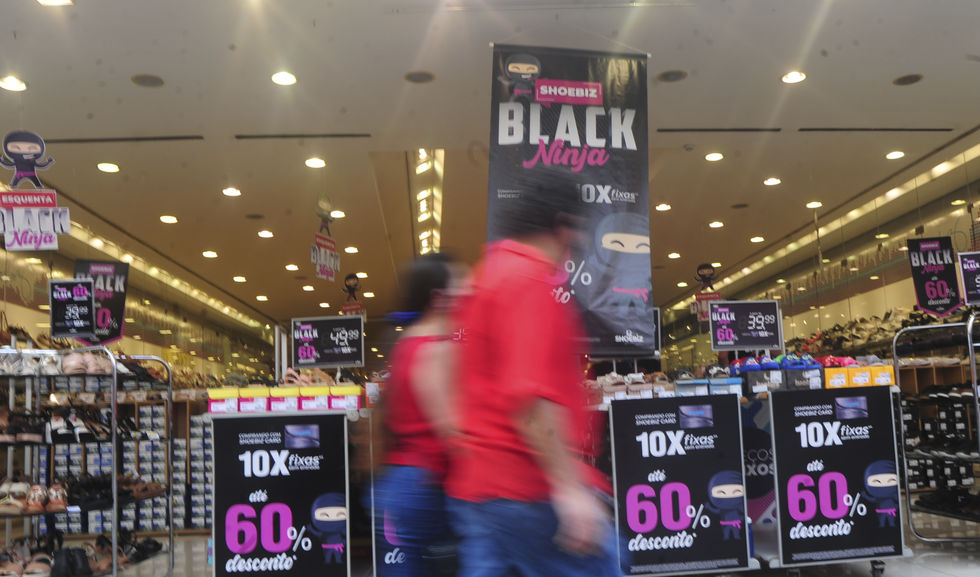 Lojas ‘antecipam’ descontos da Black Friday