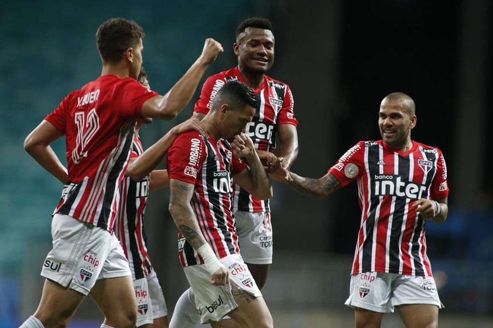 São Paulo brilha no 2º tempo contra o Bahia