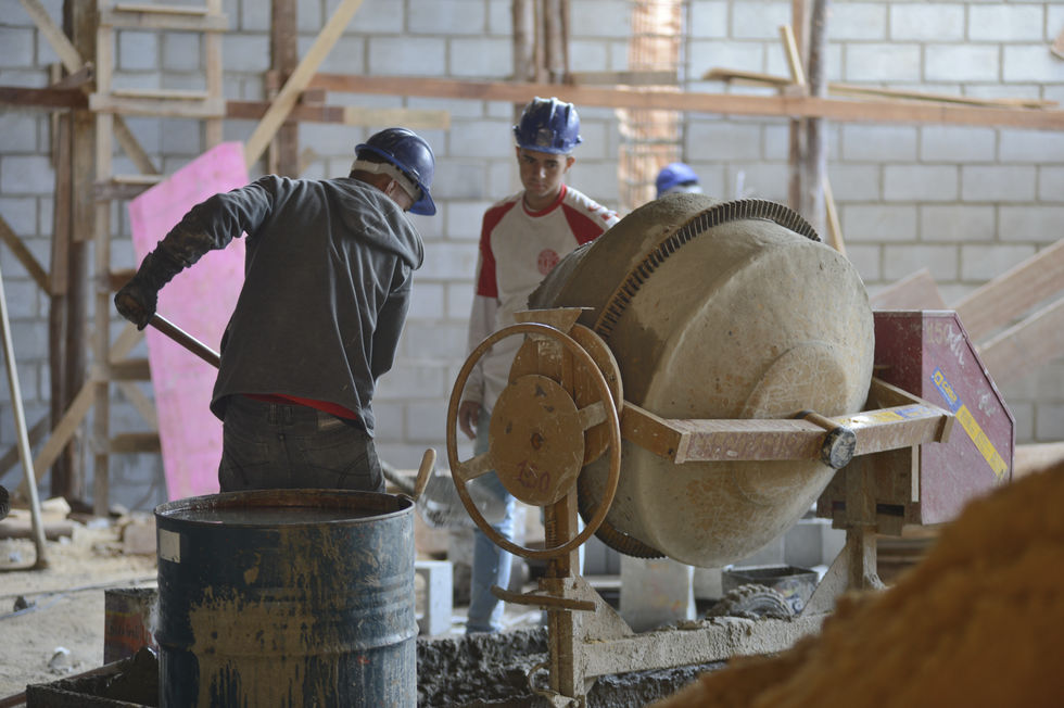 Guedes: construção gerou empregos na crise