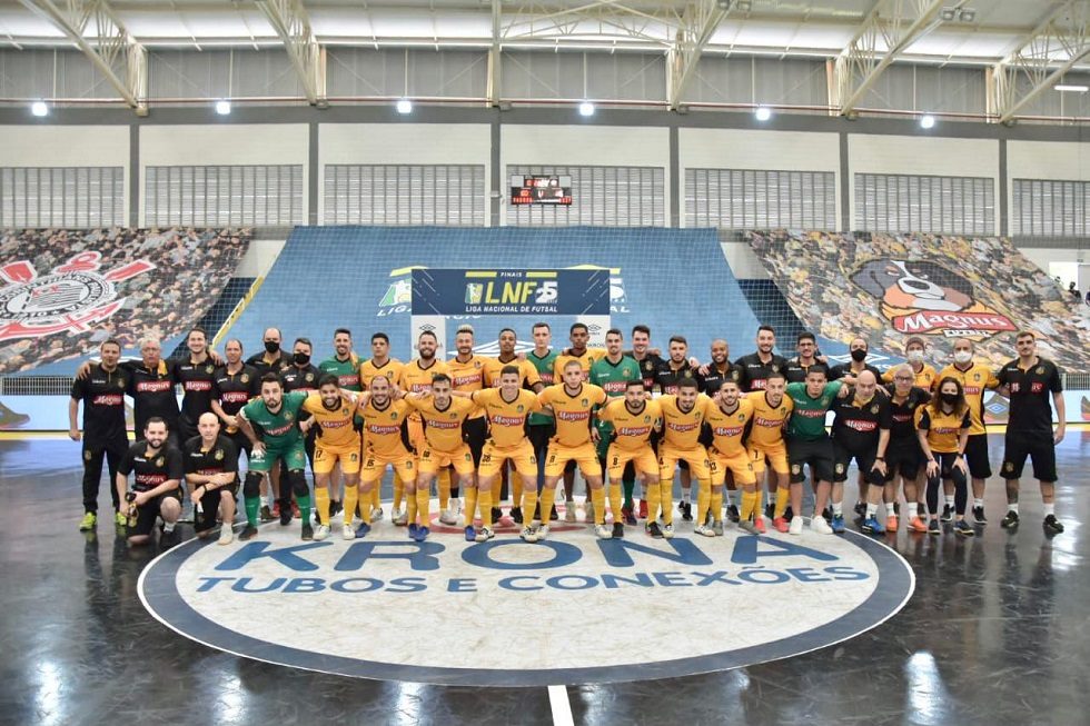 Magnus Futsal é bicampeão invicto da Liga Nacional de Futsal