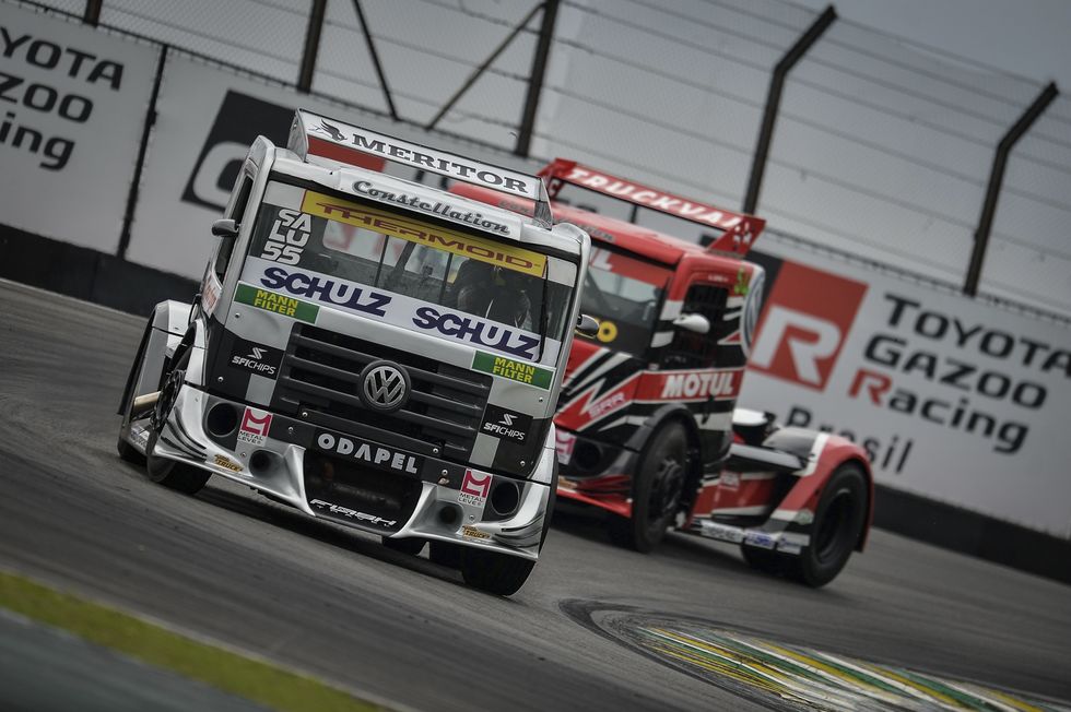 Salustiano larga na frente na Copa Truck