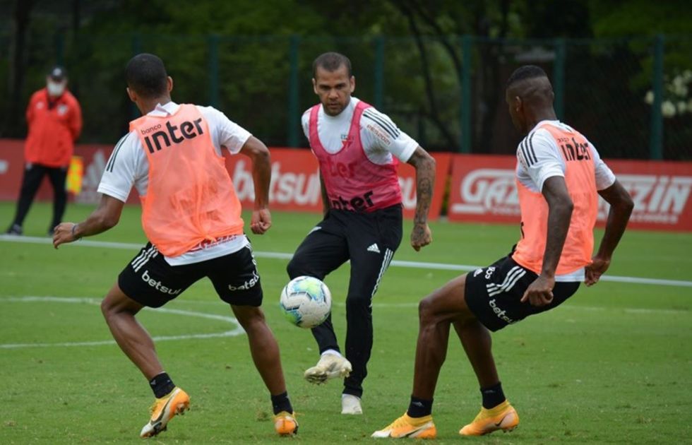 São Paulo ganha reforço no clássico