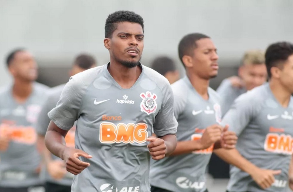 Jemerson volta a treinar e pode estrear pelo Corinthians