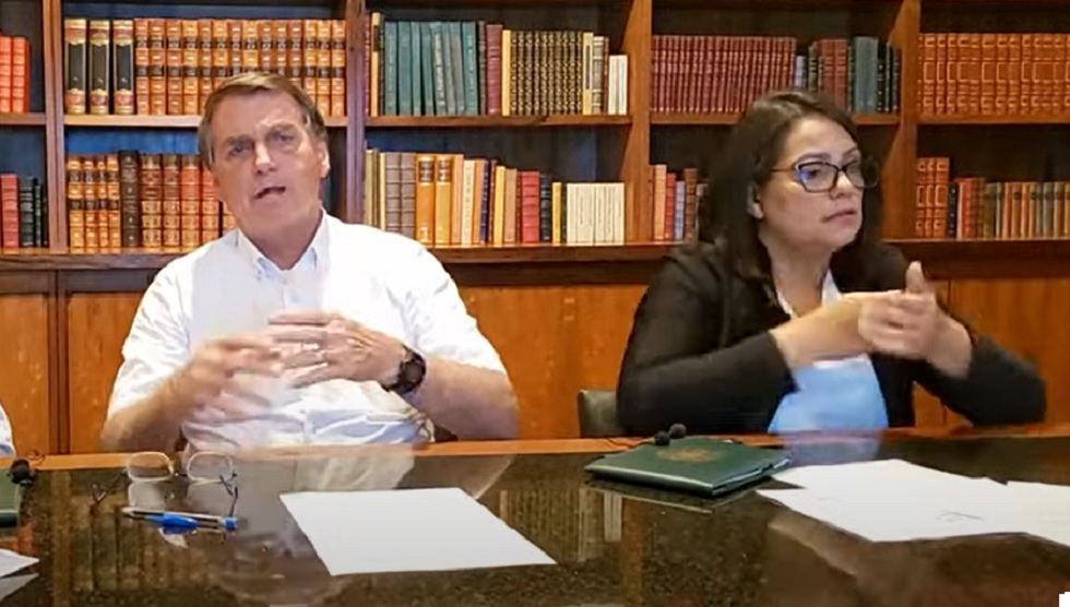Em live, Bolsonaro promete mais 60 milhões de doses de vacina até abril