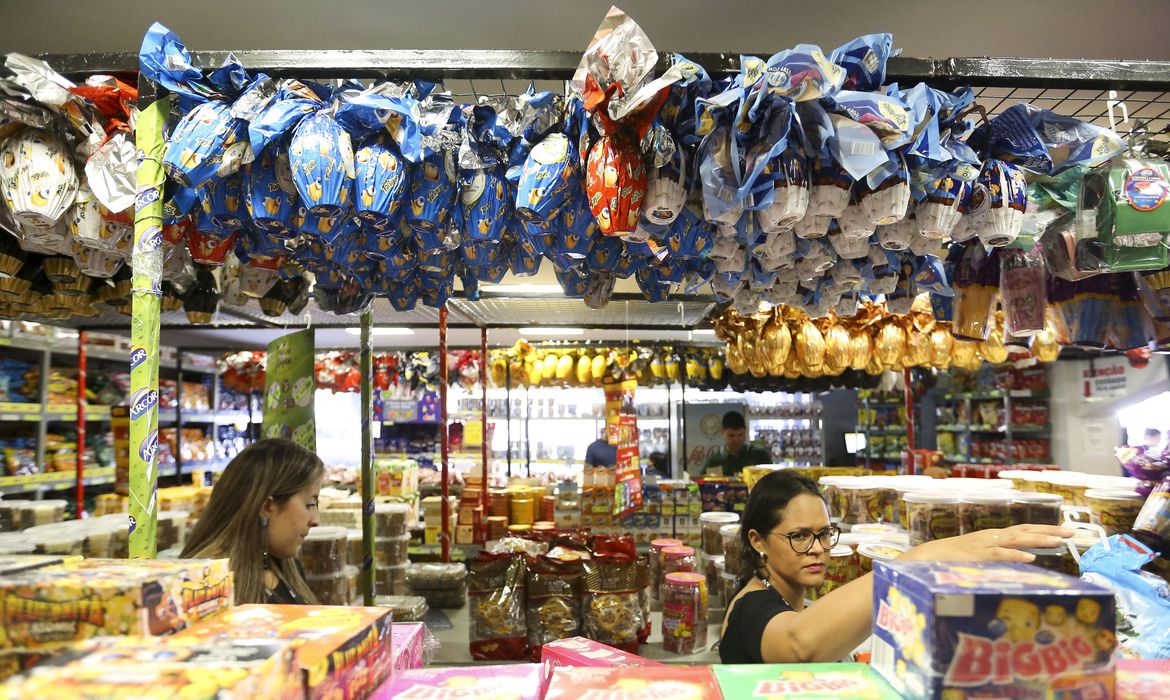 Com os ovos de Páscoa mais caros, os consumidores vão comprar menos chocolates neste ano 